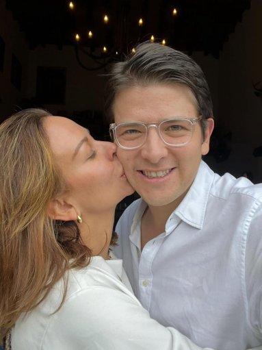 Viuda de Miguel Uribe Turbay conmueve con publicaciones sobre su duelo