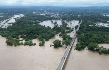 En Medio de Inundaciones, Presidenta Sheinbaum Defiende la Desaparición del FONDEN