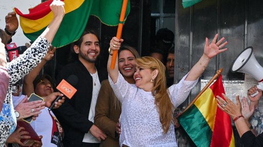 Liberan a la expresidenta interina de Bolivia, Jeanine Áñez, tras anulación de su condena