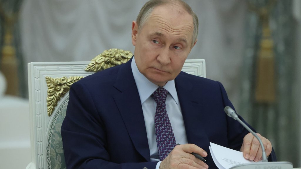 Putin reafirma condições para a paz na Ucrânia e apela a negociações 'silenciosas'