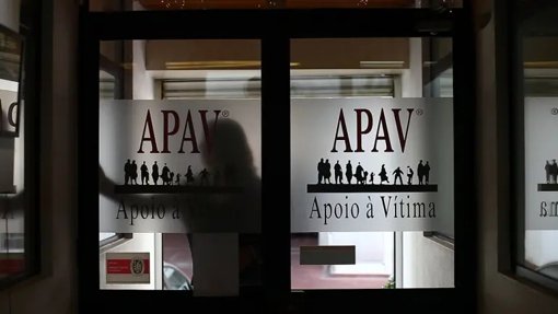 Aumento da violência filial gera alerta da APAV e debate sobre cobertura mediática