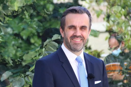 Falta de Profissionais de Saúde Ensobra 46.º Aniversário do SNS