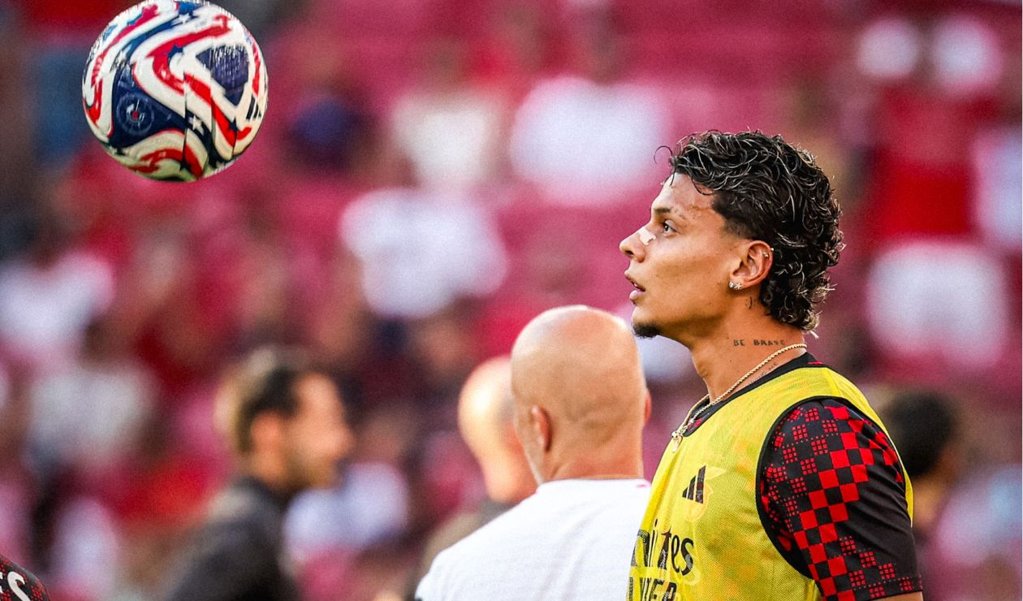 Richard Ríos debuta con brillantez en el Benfica y se gana el respaldo del equipo