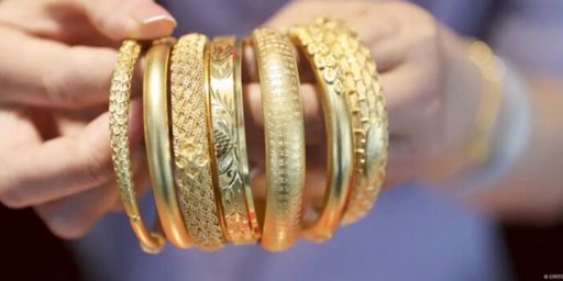 Oro Alcanza Récords Históricos Superando los 4,300 Dólares por Onza