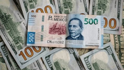 Peso mexicano rompe la barrera de las 17.90 unidades por dólar