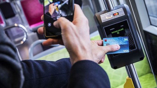 Le paiement par carte bancaire sans contact est désormais possible dans les bus franciliens