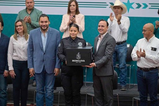 Monclova fortalece su seguridad con la graduación de 46 nuevos policías y la creación de una Academia Regional