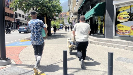 La población venezolana enfrenta la escalada militar con incertidumbre y escepticismo