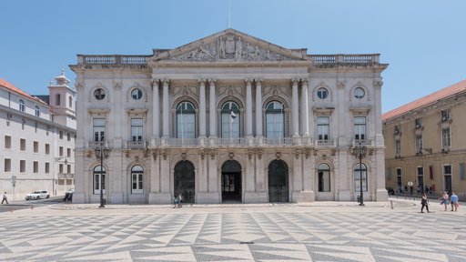 Batalha por Lisboa Intensifica-se com Frentes Alargadas à Esquerda e à Direita