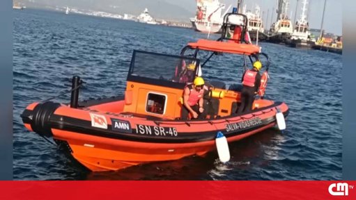 Corpo de mulher encontrado a boiar no mar em São Miguel