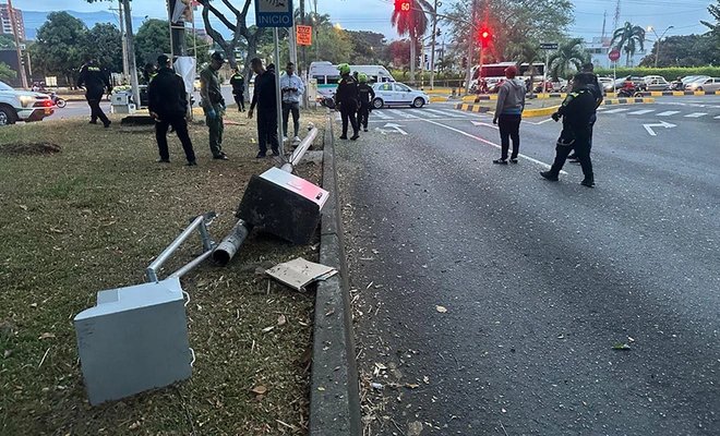 Atentado con explosivos destruye dos cámaras de fotomultas en Cali