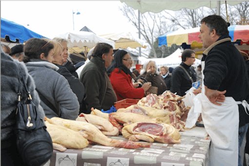 La traditionnelle Foire au Gras d'Eysines, rendez-vous incontournable des gourmands près de Bordeaux