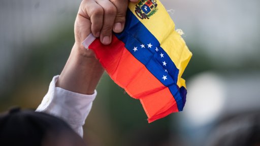 Tensão na Venezuela aumenta com mobilização militar na fronteira e declarações da oposição