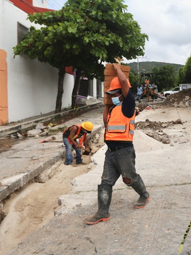 Comunidades de Chiapas Toman las Riendas de su Desarrollo Construyendo sus Propios Caminos