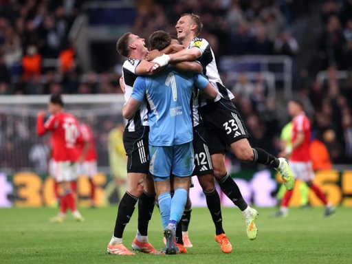 Benfica sofre pesada derrota em Newcastle e continua sem pontuar na Liga dos Campeões