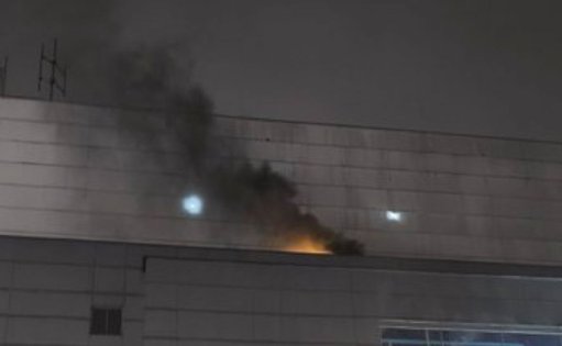 Incendio en centro comercial de Bogotá obliga a evacuación total