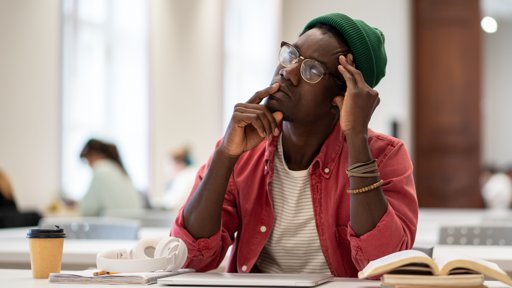 Jovens Diplomados Terão de Optar entre IRS Jovem e Devolução das Propinas