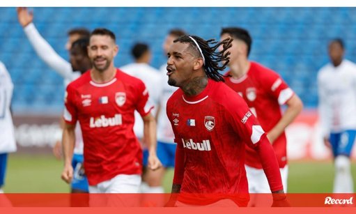 Santa Clara aposta no fator casa e na experiência para avançar na Taça de Portugal