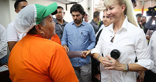 Autoridades apoyan a víctimas y comerciantes tras atentado en la Base Aérea