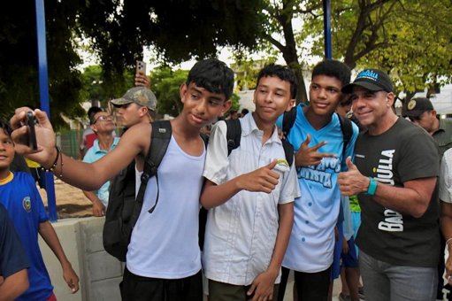 Inician obras de nuevos parques y canchas en los barrios 7 de abril y San Salvador