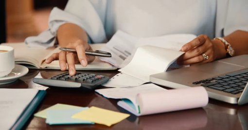 Aumento gradual del IVA a combustibles genera alerta por impacto en la inflación y el transporte