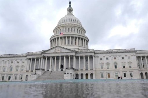 Casa Blanca amenaza con despidos masivos ante posible cierre de gobierno