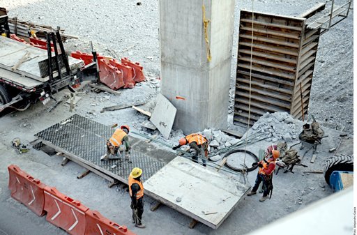 Construcción de Línea 4 del Metro daña drenaje pluvial y genera crisis política