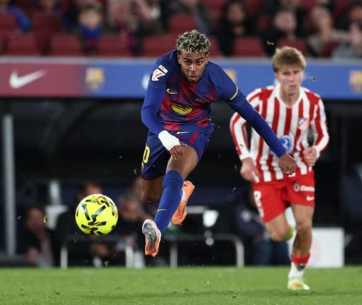 Dani Olmo, baja por un mes en el FC Barcelona tras sufrir una luxación de hombro