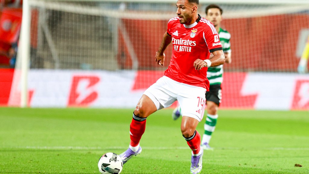 Newcastle Observa Pavlidis do Benfica em Jogo da Liga dos Campeões