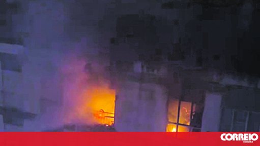 Incêndio na Amora provoca uma vítima mortal e um ferido