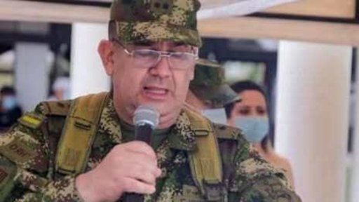 Procuraduría suspende a general del Ejército y a directivo de la DNI por nexos con disidencias
