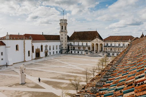 Universidade de Coimbra cria centro pioneiro para o ensino de árabe em Portugal