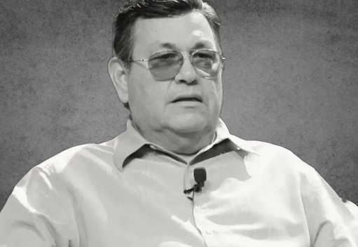 A.B.
Quintanilla Anuncia el Fallecimiento de su Padre en Instagram