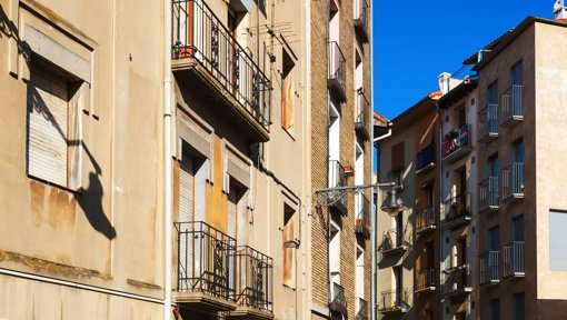 Crise na Habitação Ameaça Permanência de Estudantes no Ensino Superior