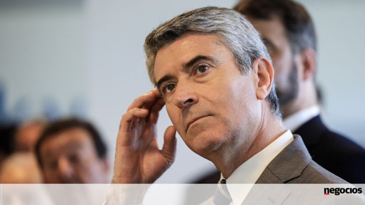 PS Adia Decisão sobre Apoio Presidencial para Outubro