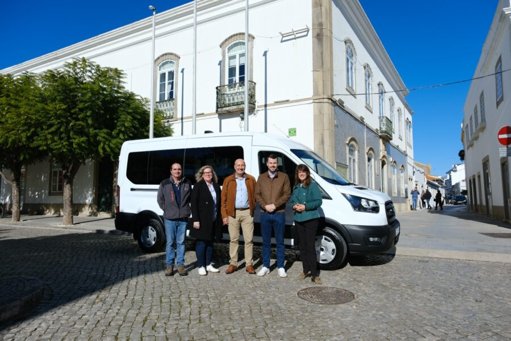 São Brás de Alportel Investe em Nova Viatura para Transporte Escolar e Apoio ao Associativismo
