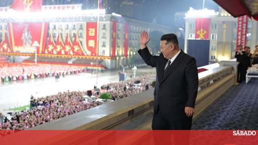 Coreia do Norte Exibe Novo Míssil Intercontinental em Desfile Militar