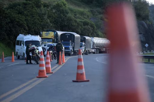 Habilitan paso alterno en la Vía al Llano con un plan de movilidad por fases