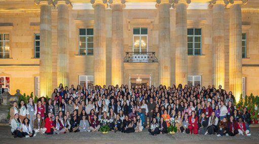 Programa ‘Mujeres Orquídeas’ impulsa el liderazgo femenino en inteligencia artificial y ciencias cuánticas