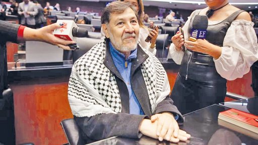 Fernández Noroña desata polémica por uso de avión privado y respuesta a críticas