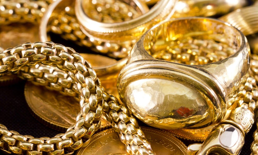 PSP de Coimbra devolve 50 mil euros em ouro esquecidos em parque de estacionamento