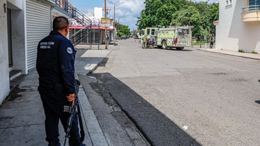 Ola de ataques armados contra policías en Culiacán deja un agente muerto y varios heridos
