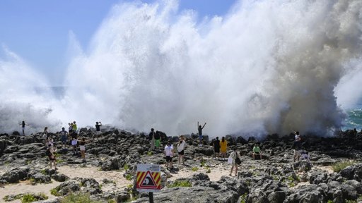 Forte Agitação Marítima Coloca Litoral Português sob Aviso Amarelo