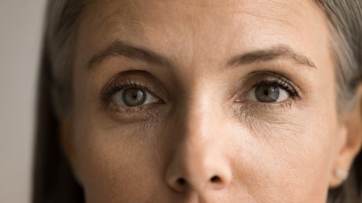 Un implant rétinien redonne la vue à des patients atteints de DMLA