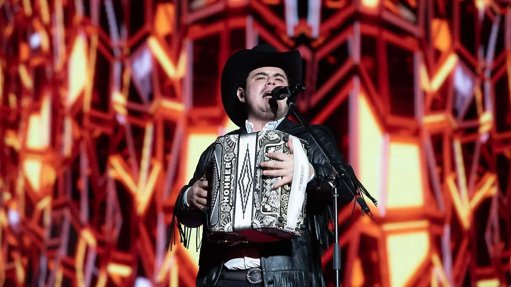 Alfredo Olivas anuncia una pausa indefinida en su carrera musical