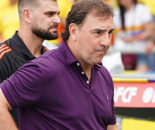 Lorenzo advierte que 'nadie tiene el puesto asegurado' para el Mundial 2026