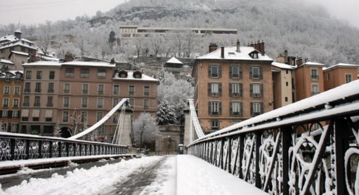 La neige fait son retour à Grenoble et en Isère