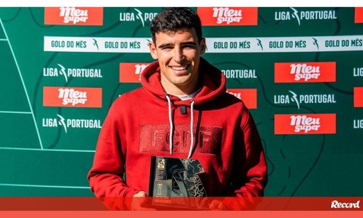 Prémios da II Liga: Distinções para jogadores do Paços de Ferreira e Lusitânia de Lourosa