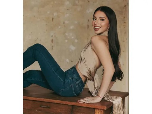 Pepe Aguilar graba el cuerpo de su hija Ángela y desata indignación