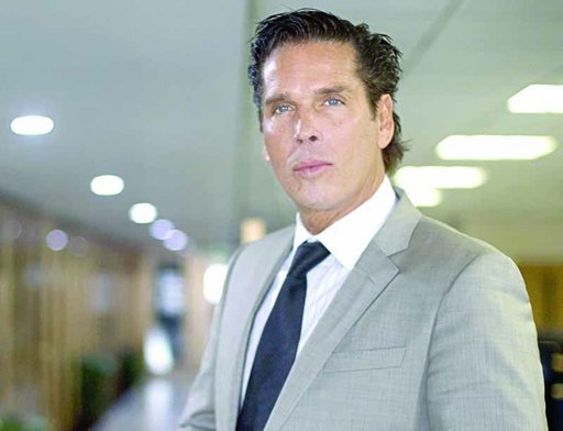 Roberto Palazuelos niega cobros excesivos y atribuye suspensión de su hotel a su fama